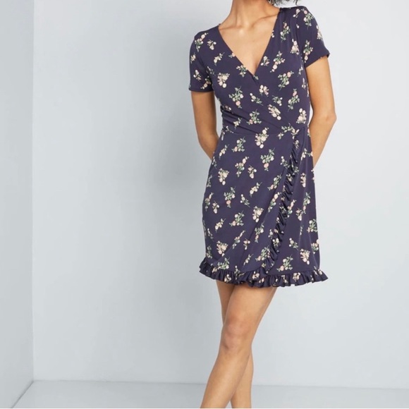 Modcloth Dresses & Skirts - 14. ✨ ModCloth Navy Floral Surplice Ruffled Faux Wrap Dress Short Sleeve large